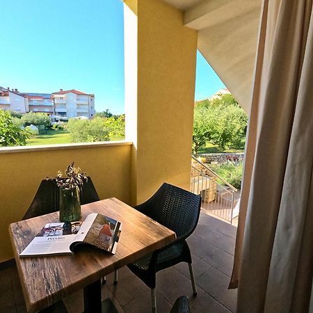 Apartments Goltes Lovrečica 外观 照片