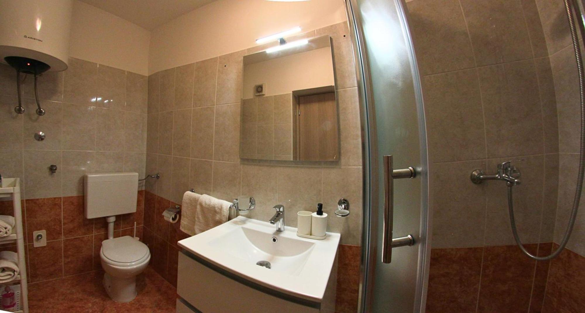 Apartments Goltes Lovrečica 外观 照片