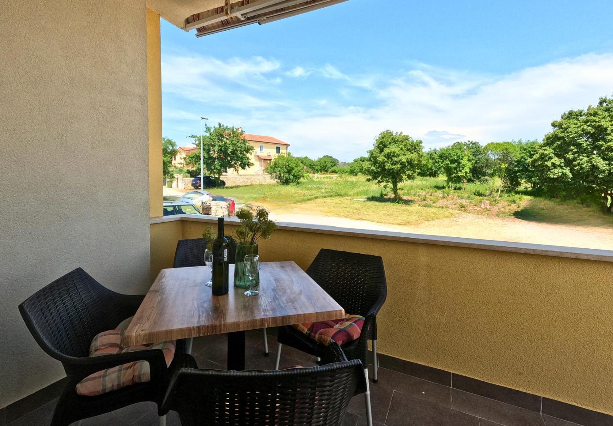 Apartments Goltes Lovrečica 外观 照片