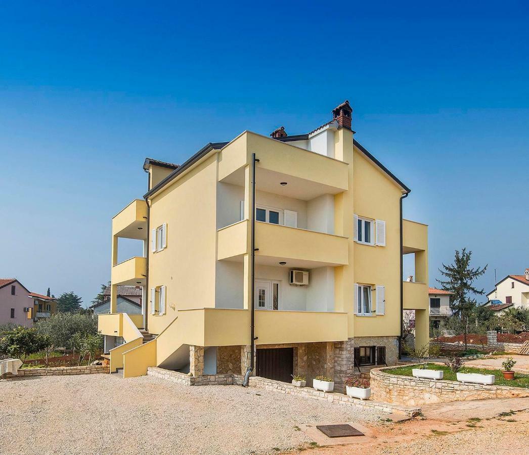 Apartments Goltes Lovrečica 外观 照片